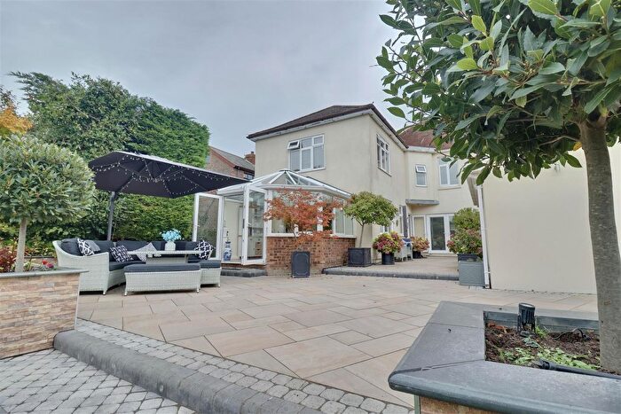 4 Bedroom Detached House For Sale In Drayton Lane, Portsmouth, PO6