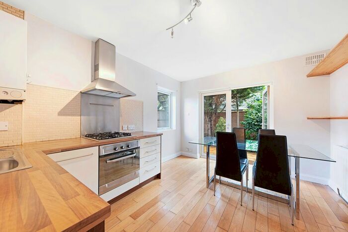 1 Bedroom Flat To Rent In Dryden Road, SW19