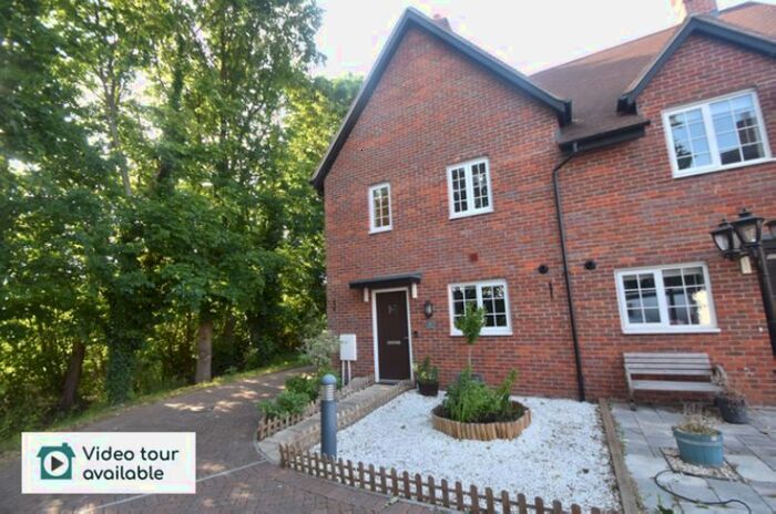 3 Bedroom Semi-Detached House To Rent In Forest Path, Silsoe, Bedford, MK45