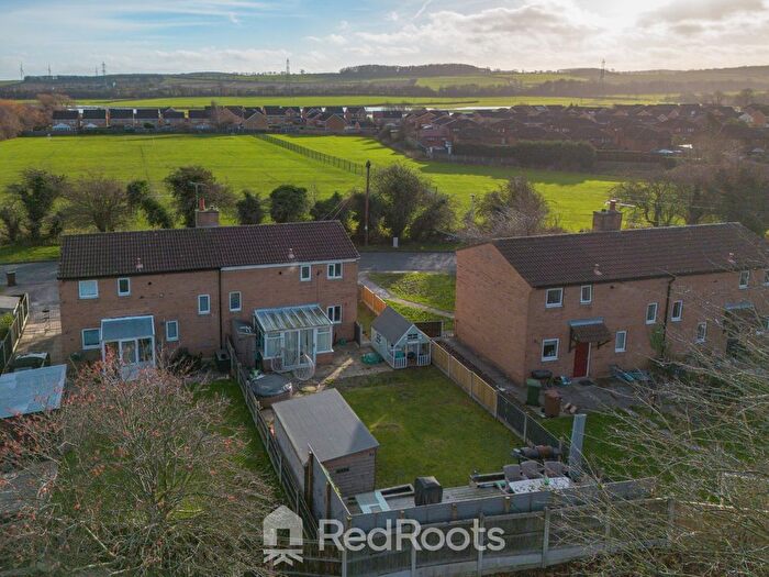 2 Bedroom Semi Detached House For Sale In Willow Garth, South Elmsall, WF9