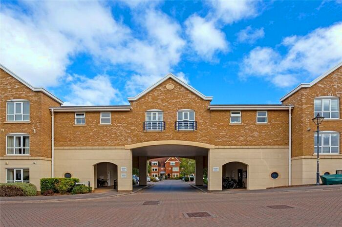 3 Bedroom Apartment To Rent In Complins Close, Oxford, OX2