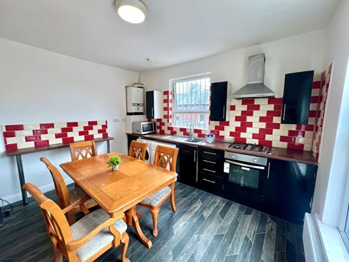 4 Bedroom Property To Rent In Burley Lodge Street, Burley, Leeds, LS6