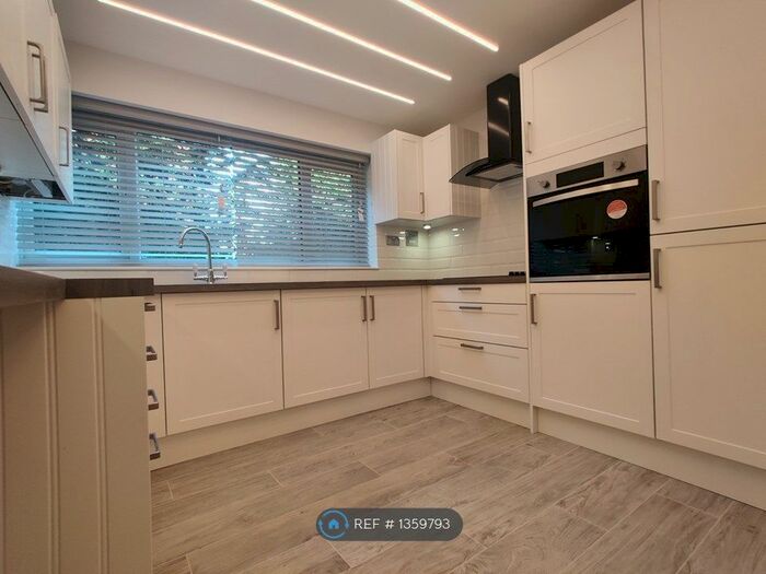 2 Bedroom Flat To Rent In Sunningfields Road, London, NW4