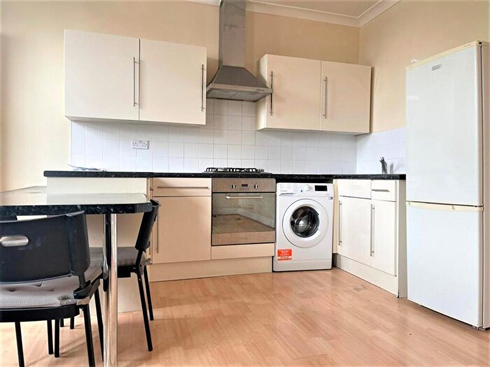 2 Bedroom Flat To Rent In London Road, Croydon, CR0
