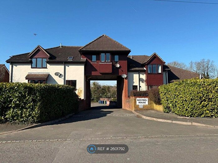 Studio To Rent In Kestrel House, Farnham, GU9