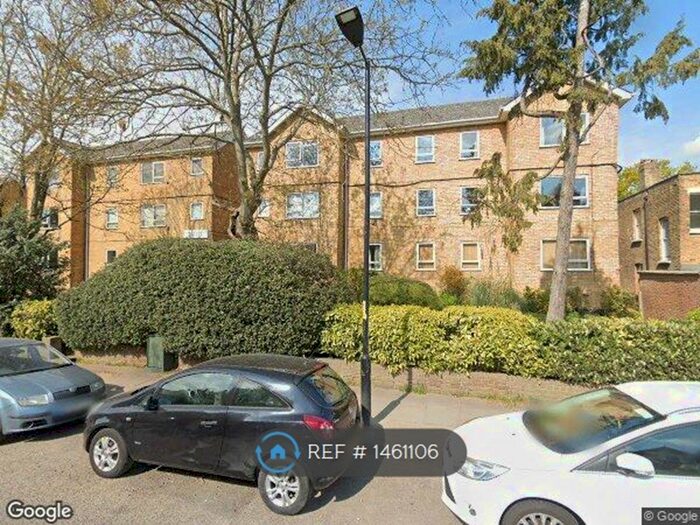 2 Bedroom Flat To Rent In Woodlands Court, London, SE23