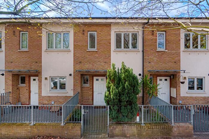 2 Bedroom Terraced House To Rent In Yew Tree Close, London, SE13