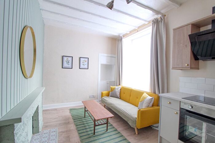 1 Bedroom Flat To Rent In Greenbank Street, Galashiels, TD1
