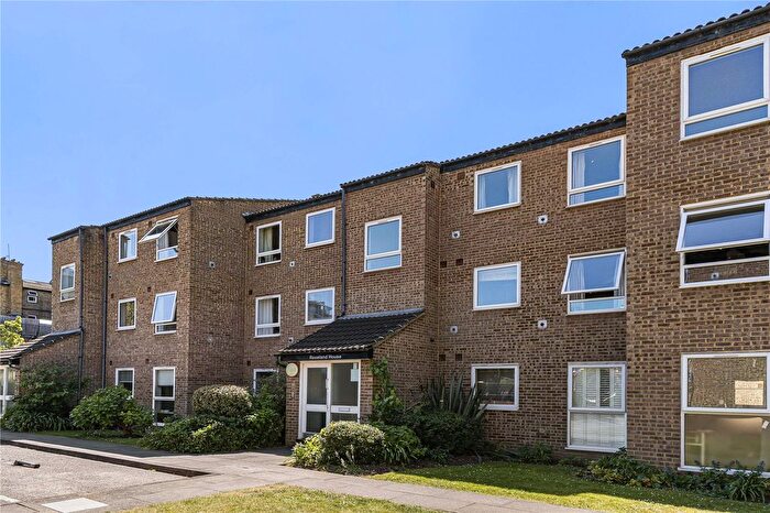 2 Bedroom Flat For Sale In Weimar Street, London, SW15