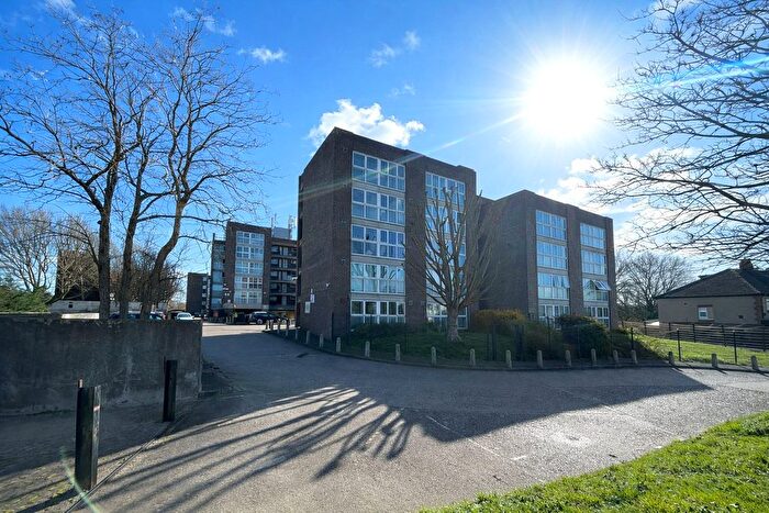1 Bedroom Flat For Sale In Harris Close, Hounslow, Greater London, TW3