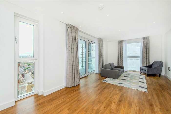2 Bedroom Flat To Rent In Bach House, Wandsworth Road, Nine Elms Point, London, SW8