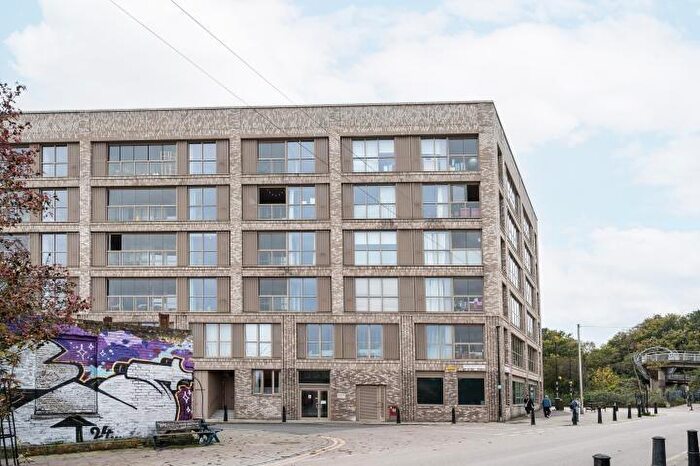 1 Bedroom Flat For Sale In White Post Lane, London, E9