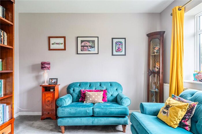 3 Bedroom Apartment For Sale In Thornton Road, London, SW12