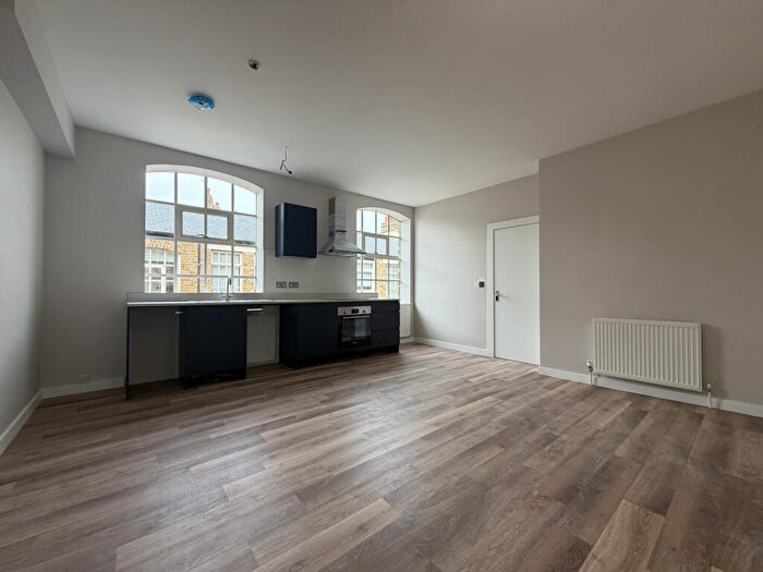 1 Bedroom Flat To Rent In Old Dairy Court, N4