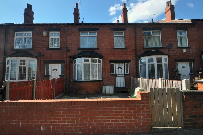 3 Bedroom Terraced House To Rent In Parkfield View, Leeds, West Yorkshire, LS11