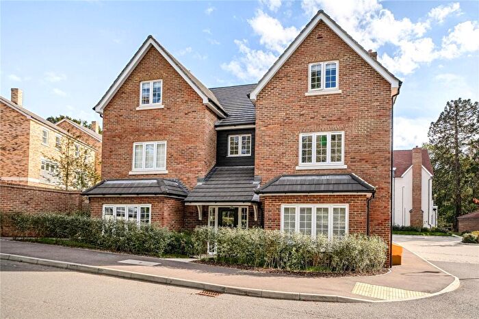 2 Bedroom Apartment For Sale In Merrileas Drive, Oxshott, Leatherhead, KT22