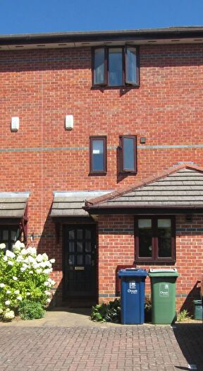 3 Bedroom Semi-Detached House To Rent In Kirby Place, Cowley, Hmo Ready Sharers, OX4