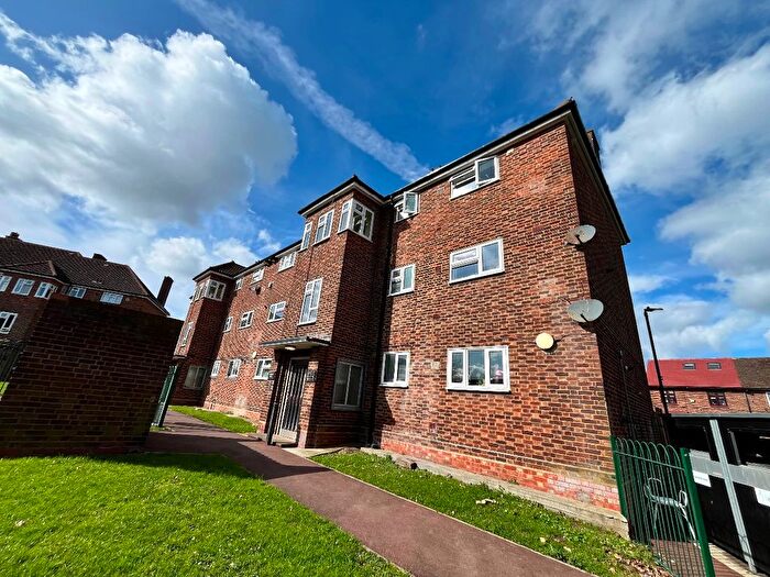 1 Bedroom Flat For Sale In Coleford House, Romford, RM3