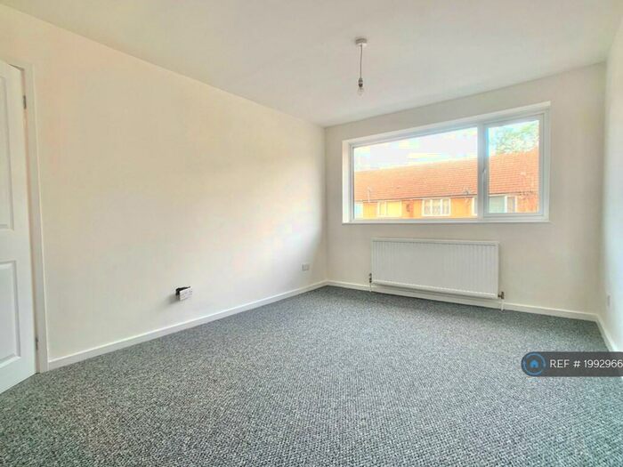 2 Bedroom Flat To Rent In Stratford, London, E15