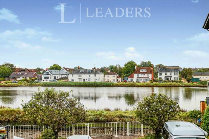 3 Bedroom Apartment To Rent In Harbour Way, Slipper Pond, PO10