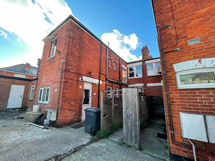 1 Bedroom Flat To Rent In Charminster Road, Bournemouth, BH8