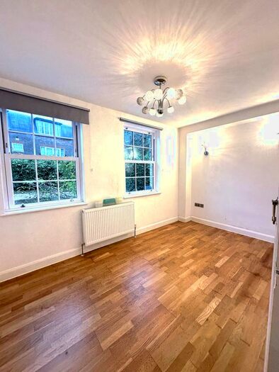 4 Bedroom Flat To Rent In London Road, Isleworth, TW7