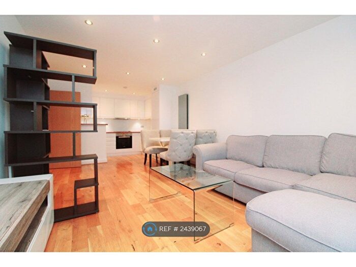 2 Bedroom Flat To Rent In Tideslea Path, London, SE28