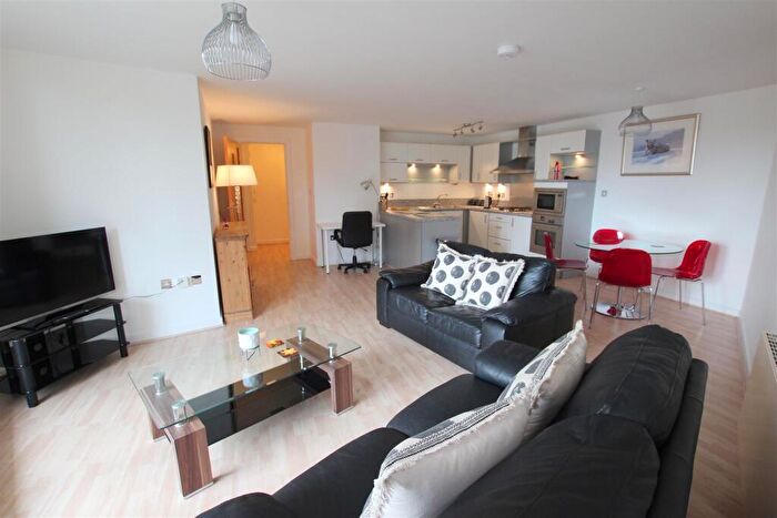 2 Bedroom Apartment To Rent In Richmond Hill Gate, Richmond Hill, BH2