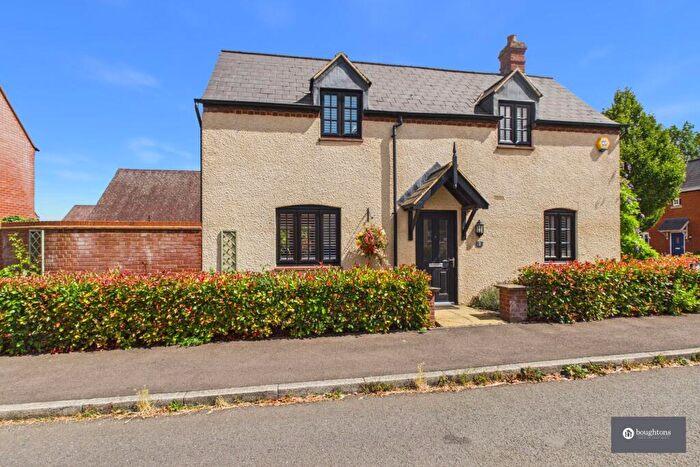 3 Bedroom Detached House For Sale In Jutland Drive, Brackley, NN13