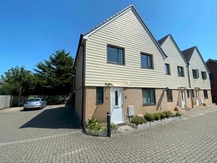 3 Bedroom End Of Terrace House To Rent In Aldersgate Way, Poole, BH12