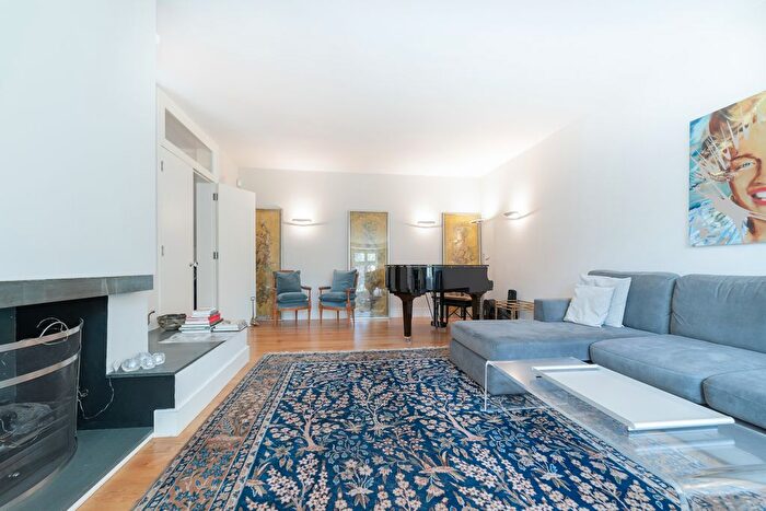 5 Bedroom Detached House To Rent In Cenacle Close, London, NW3