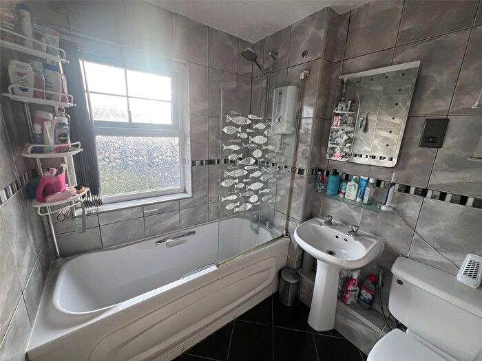 3 Bedroom End Of Terrace House For Sale In Brockenhurst Way, Longford, Coventry, Warwickshire, CV6