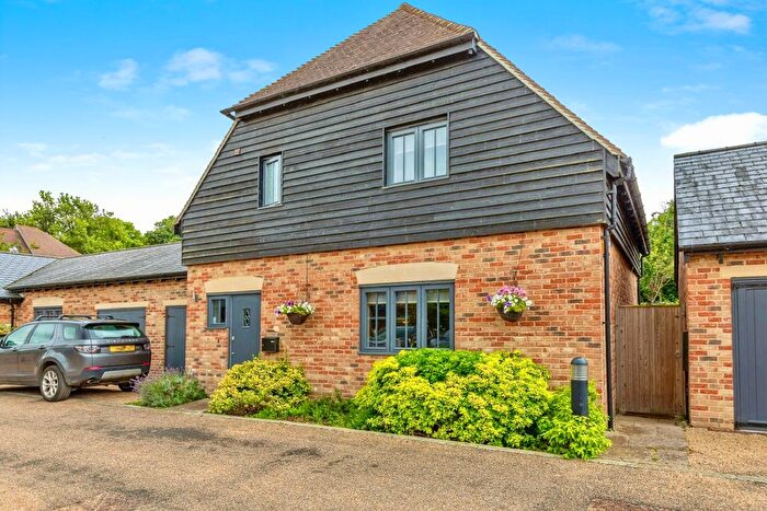 3 Bedroom Link Detached House For Sale In Pond Hill, Cliffe, Rochester, ME3