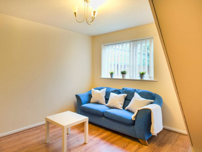 2 Bedroom Terraced House To Rent In Thomas Court, Salford, M6