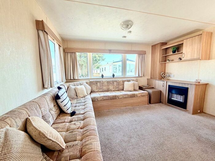3 Bedroom Mobile/park Home For Sale In Canney Road, Steeple, Southminster, CM0