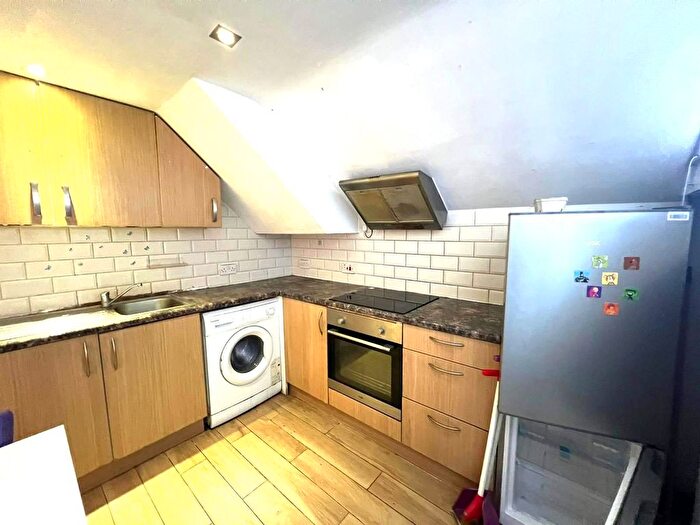 2 Bedroom Flat To Rent In Ilford, IG1
