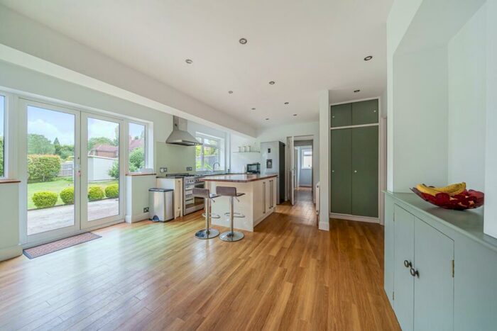 4 Bedroom Detached House To Rent In Tilburstow Hill Road Godstone, RH9