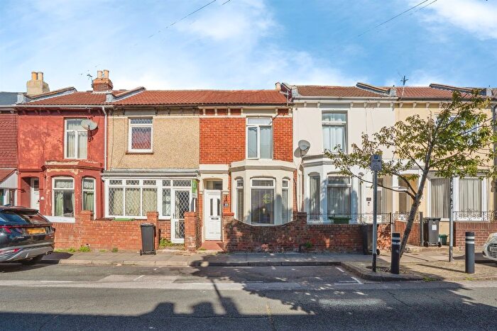 3 Bedroom Maisonette For Sale In Walden Road, Portsmouth, PO2