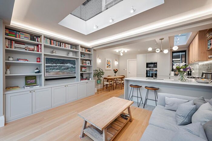 2 Bedroom Flat To Rent In Netherford Road, London, SW4