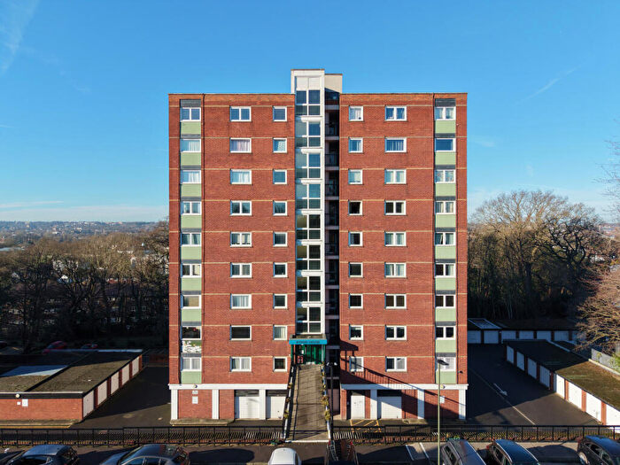 1 Bedroom Apartment For Sale In Porchester Mead, Beckenham, BR3