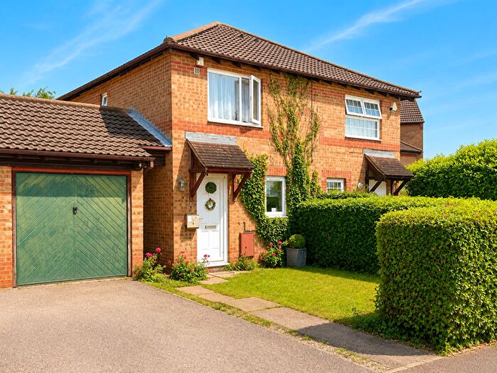 2 Bedroom House For Sale In Century Avenue, Oldbrook, Milton Keynes, MK6