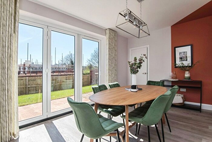 3 Bedroom Terraced House For Sale In Chudleigh Road, Alphington, Exeter, Devon, EX2