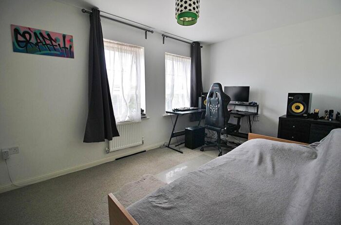 4 Bedroom Detached House For Sale In Cornflower Gardens, Clanfield, PO8