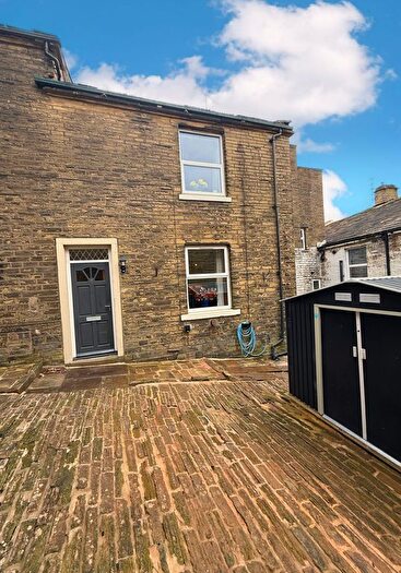 1 Bedroom Property To Rent In Springfield Street, Thornton, BD13