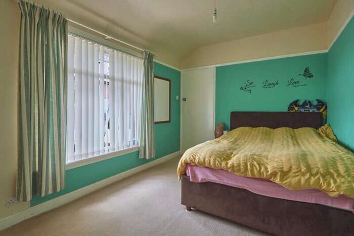 3 Bedroom Semi-Detached House For Sale In Rifford Road, Exeter, EX2