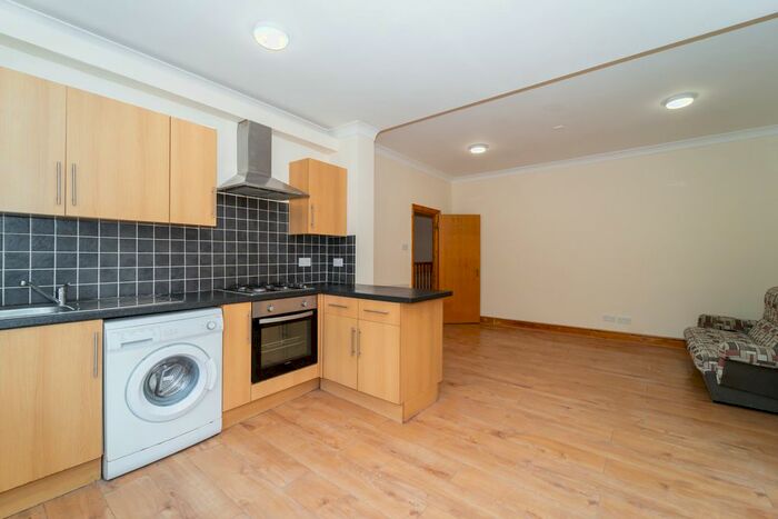 2 Bedroom Flat To Rent In Thornbury Road, Osterley, Isleworth, TW7