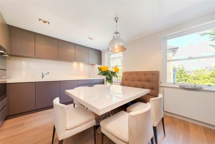 3 Bedroom Flat To Rent In Tregunter Road, London, SW10