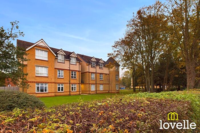 2 Bedroom Flat For Sale In St Marys Close, Hessle, East Riding Of Yorkshire, HU13
