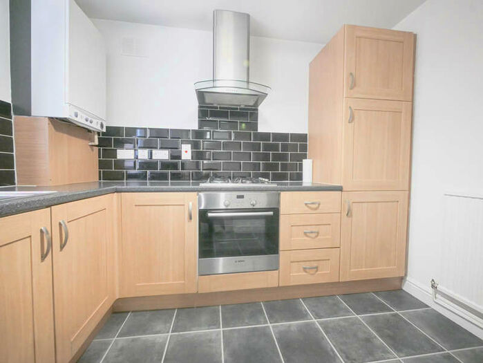 1 Bedroom Maisonette Flat To Rent In Gainsborough Road, Hayes, UB4