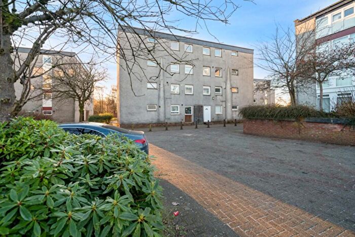 3 Bedroom Flat For Sale In Glenacre Road, North Carbrain, G67